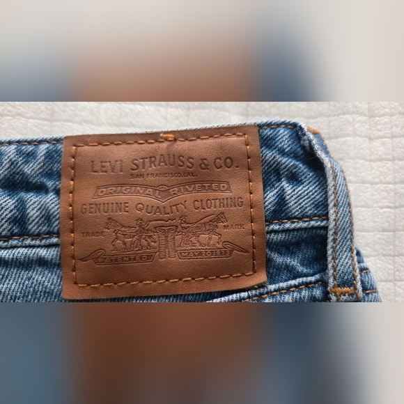 Levi's Women's Wide-Leg Jeans in Blue Denim - Picture 6 of 9